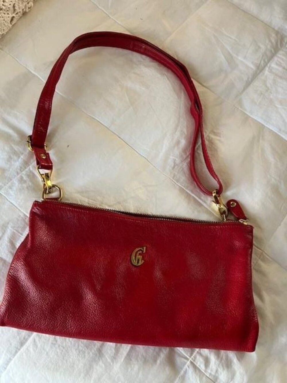 'Hip Chick' Red Enlargeable/Foldable Snap & Zip Leather Purse w/Adjustable Strap